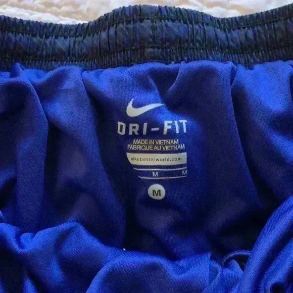 Nike - Picture 3 of 3